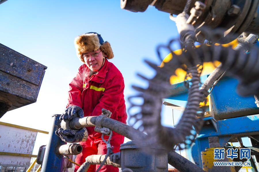 "钢铁"1205钻井队2020年钻井进尺突破10万米