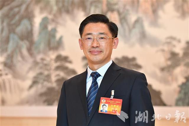 罗栋梁委员:打造泛神农架区域生态文明绿色发展示范区