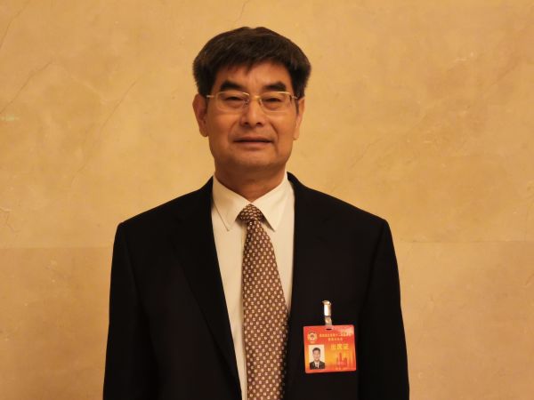 省政协委员,武汉海关关长杨杰. 武汉海关是湖北省进出口贸易的窗口.