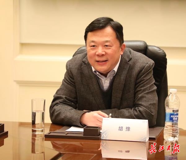 胡豫院长带领团队分享多发性骨髓瘤治疗最新进展. 医院供图