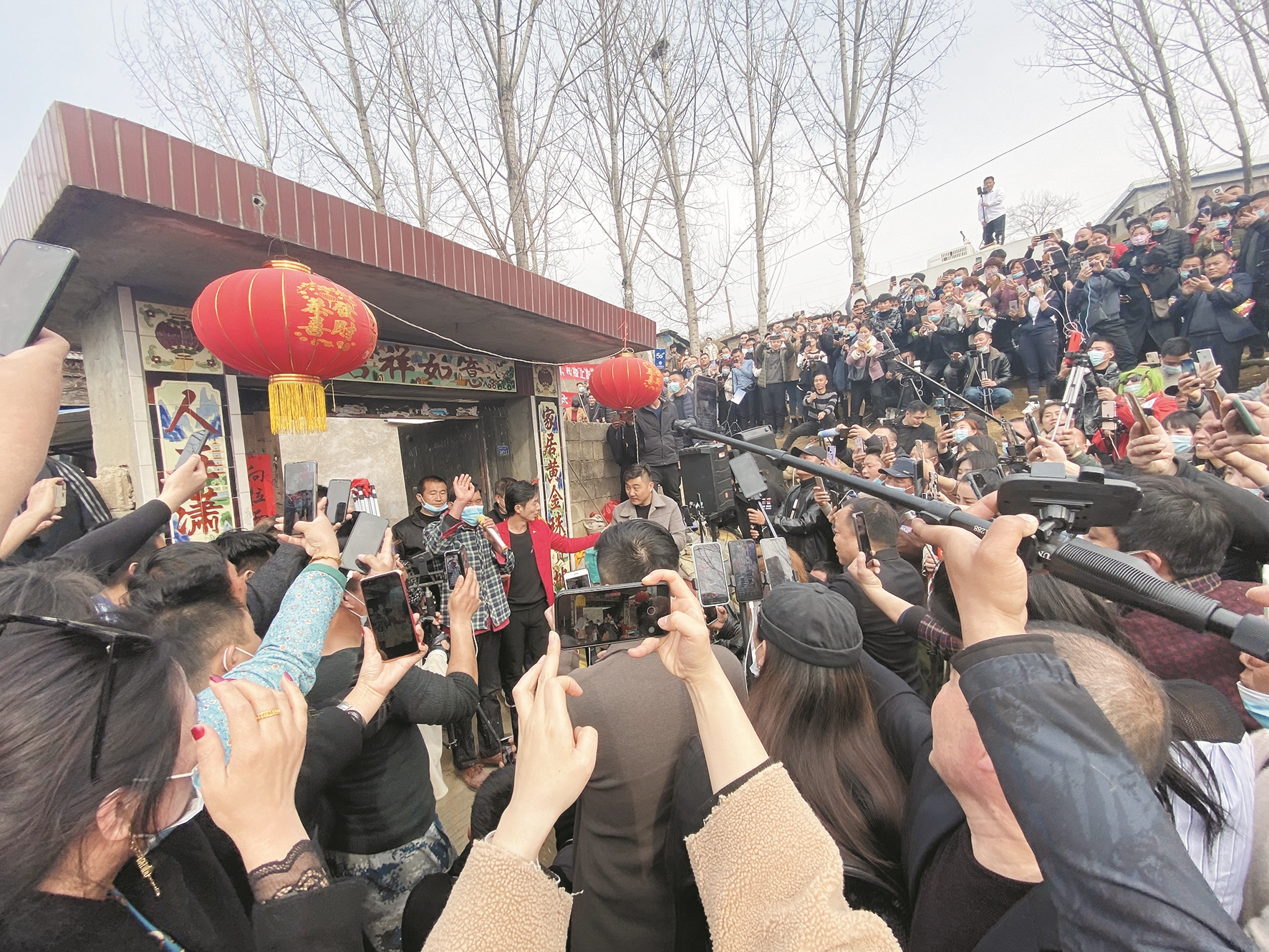 極目新聞記者對話山東拉麵哥 希望能紅下去幫村裡人