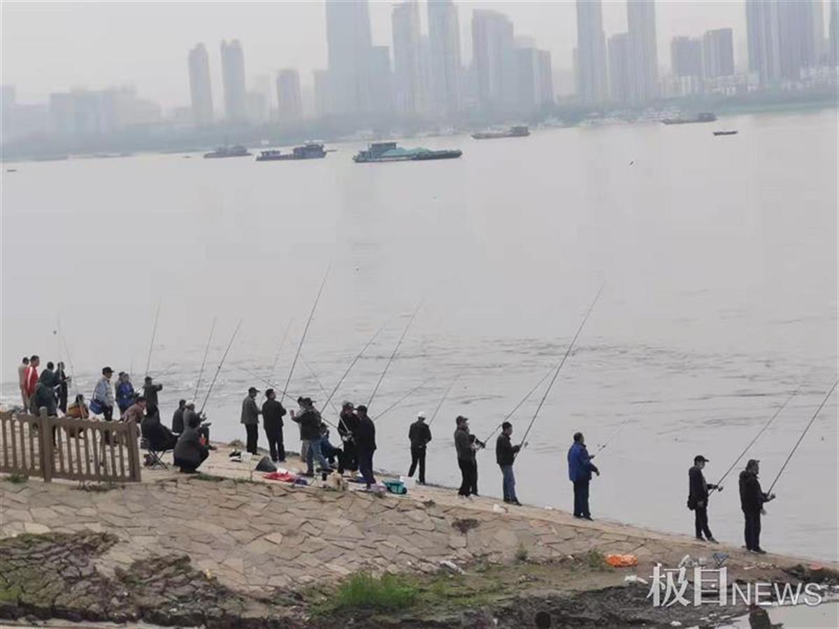 禁止违规垂钓!长航武汉公安沿江劝离钓鱼人