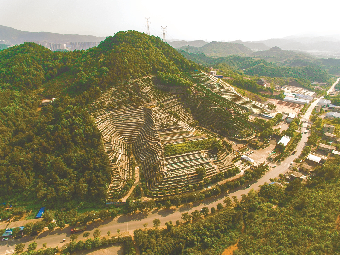 黄石市马鞍山公墓航拍图.