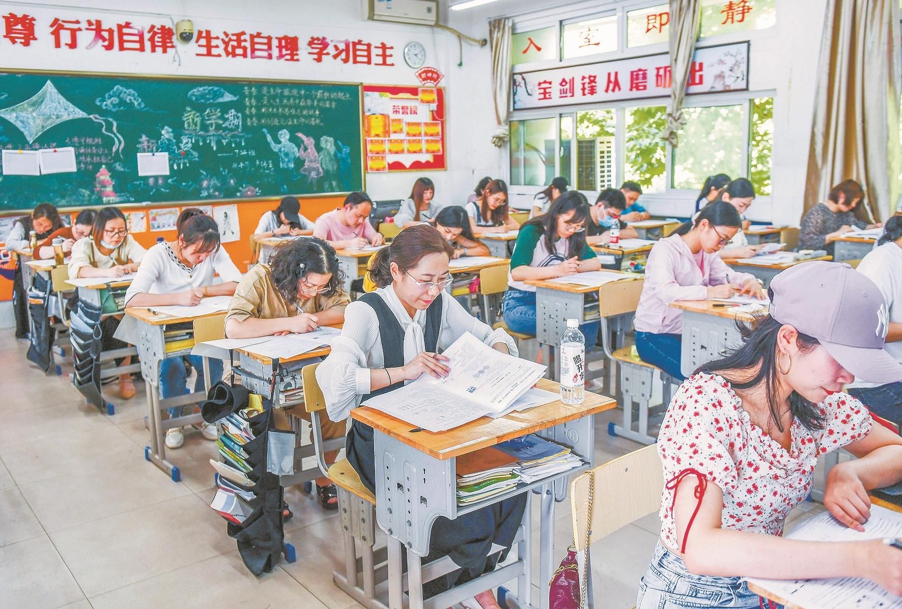 六百多名初中老师同考中考题考后更能理解学生