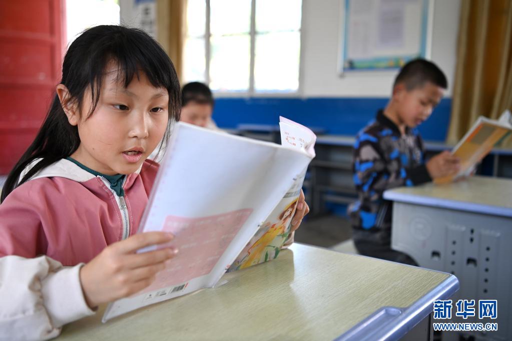 陕西紫阳:上学一个不能少