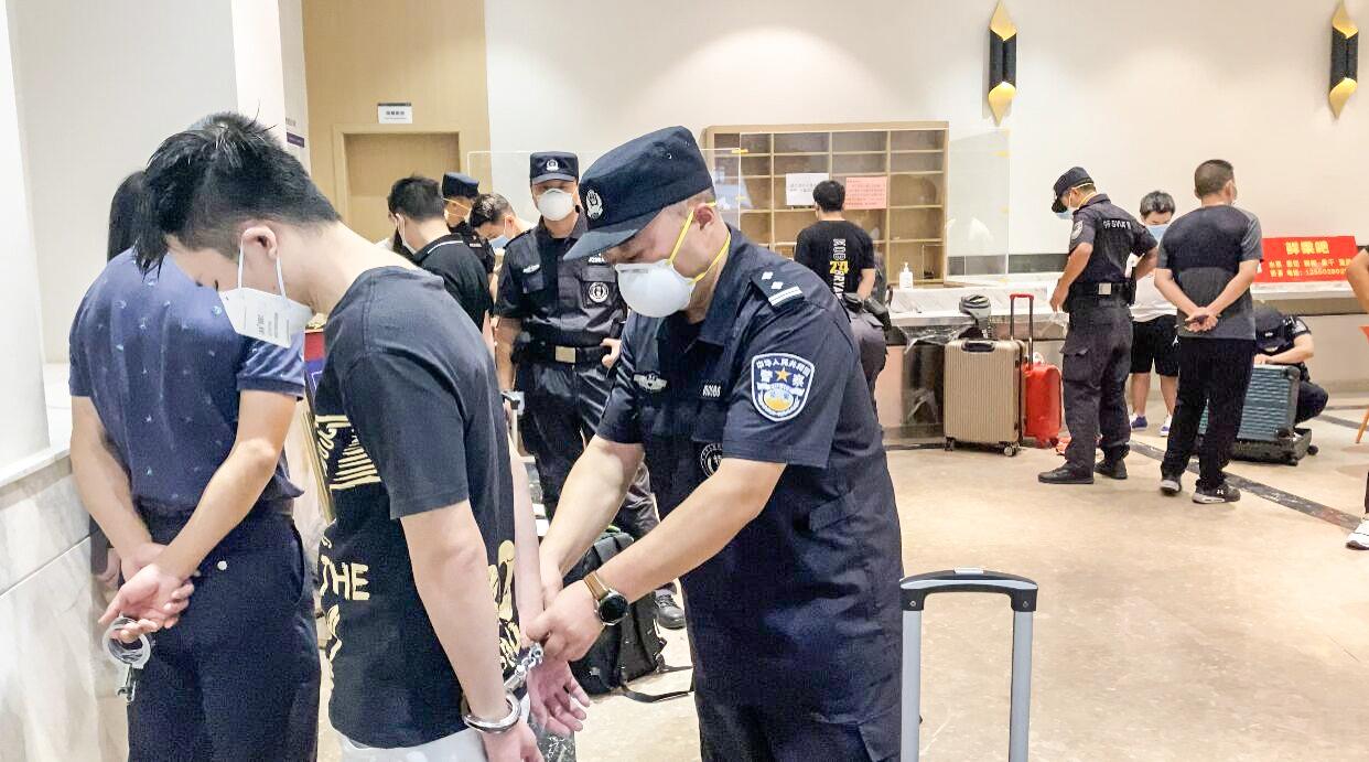 荆州警方破获部督特大跨境电诈案 15名嫌犯回国隔离结束就被"一锅端