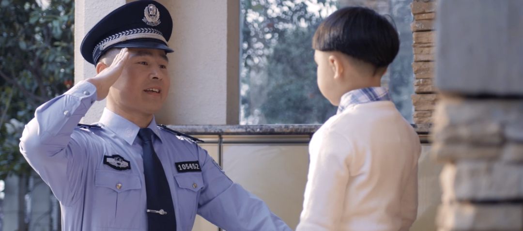 当警察的小孩,是什么体验?