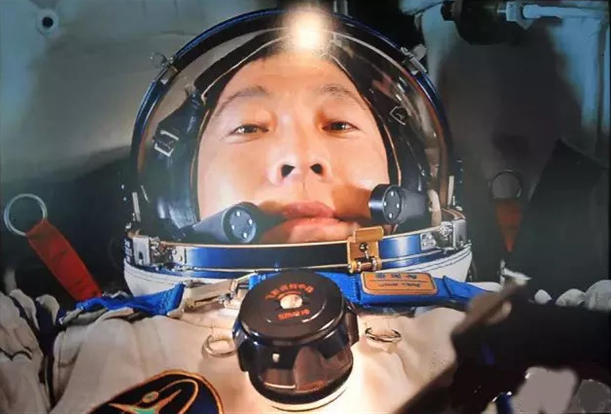 载人航天的"中国高度":从杨利伟孤身坐着"拖拉机"飞天,到3人驻留太空3