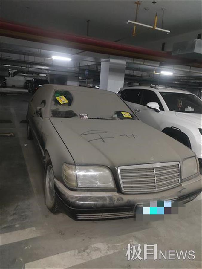 开不动,请不走!武汉部分"僵尸车"长期占用公共资源惹众怒