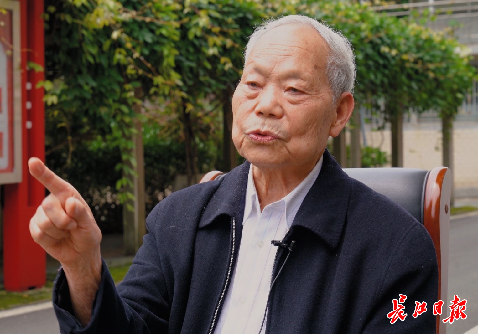 一个账本两种账,党员刘忠信70年"记过"改造自我