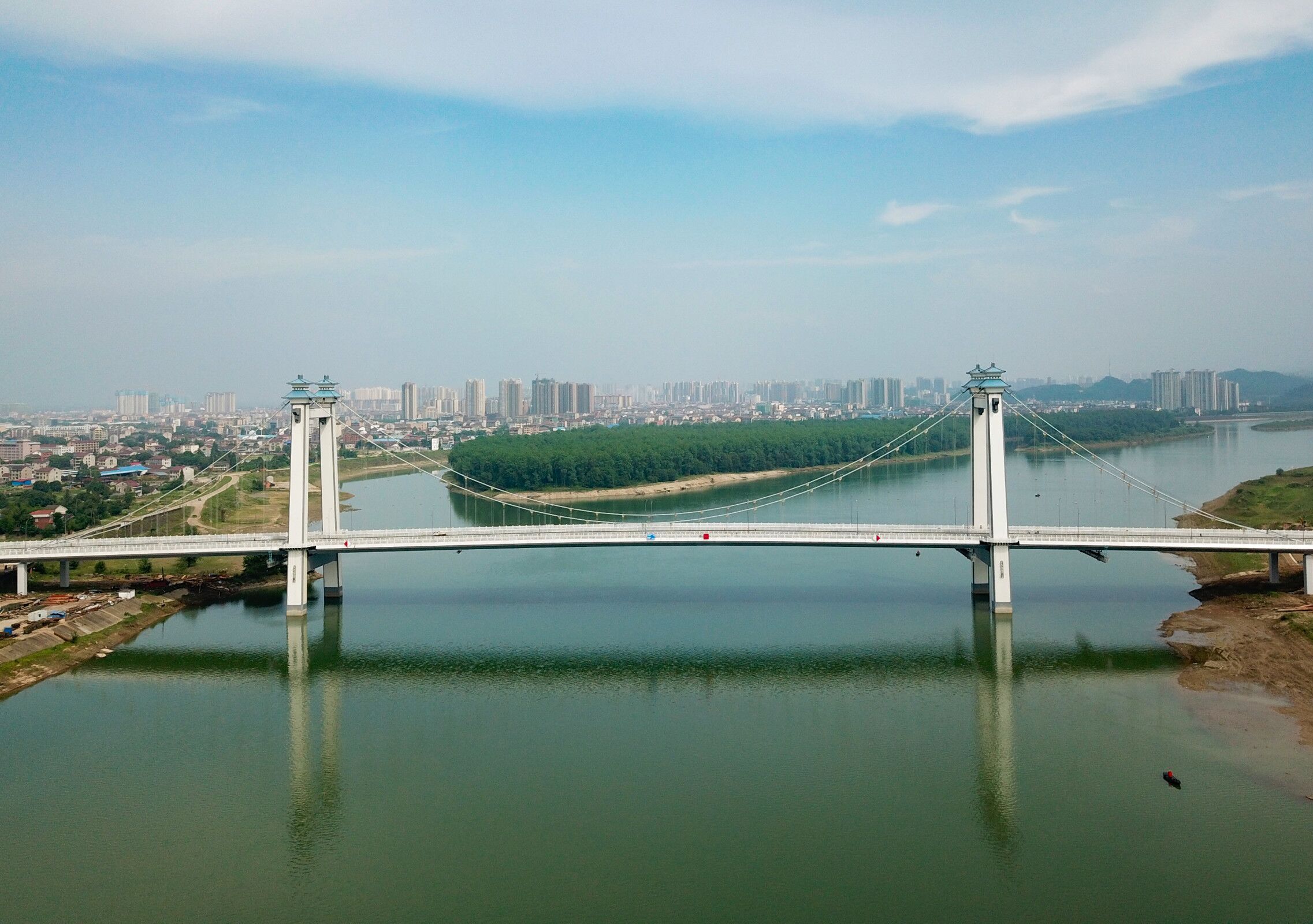 在武汉央企承建的青龙洲大桥建成通车