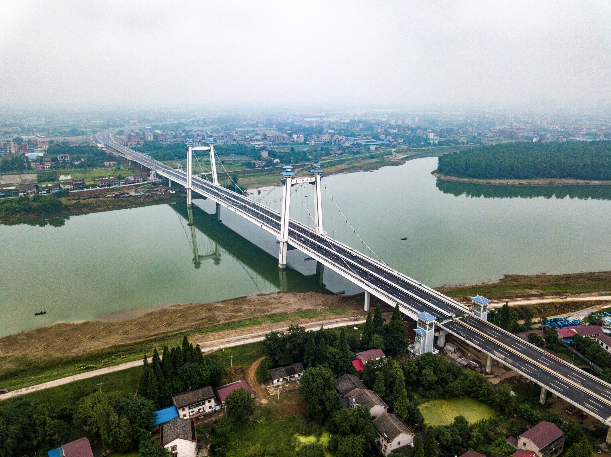 在武汉央企承建的青龙洲大桥建成通车