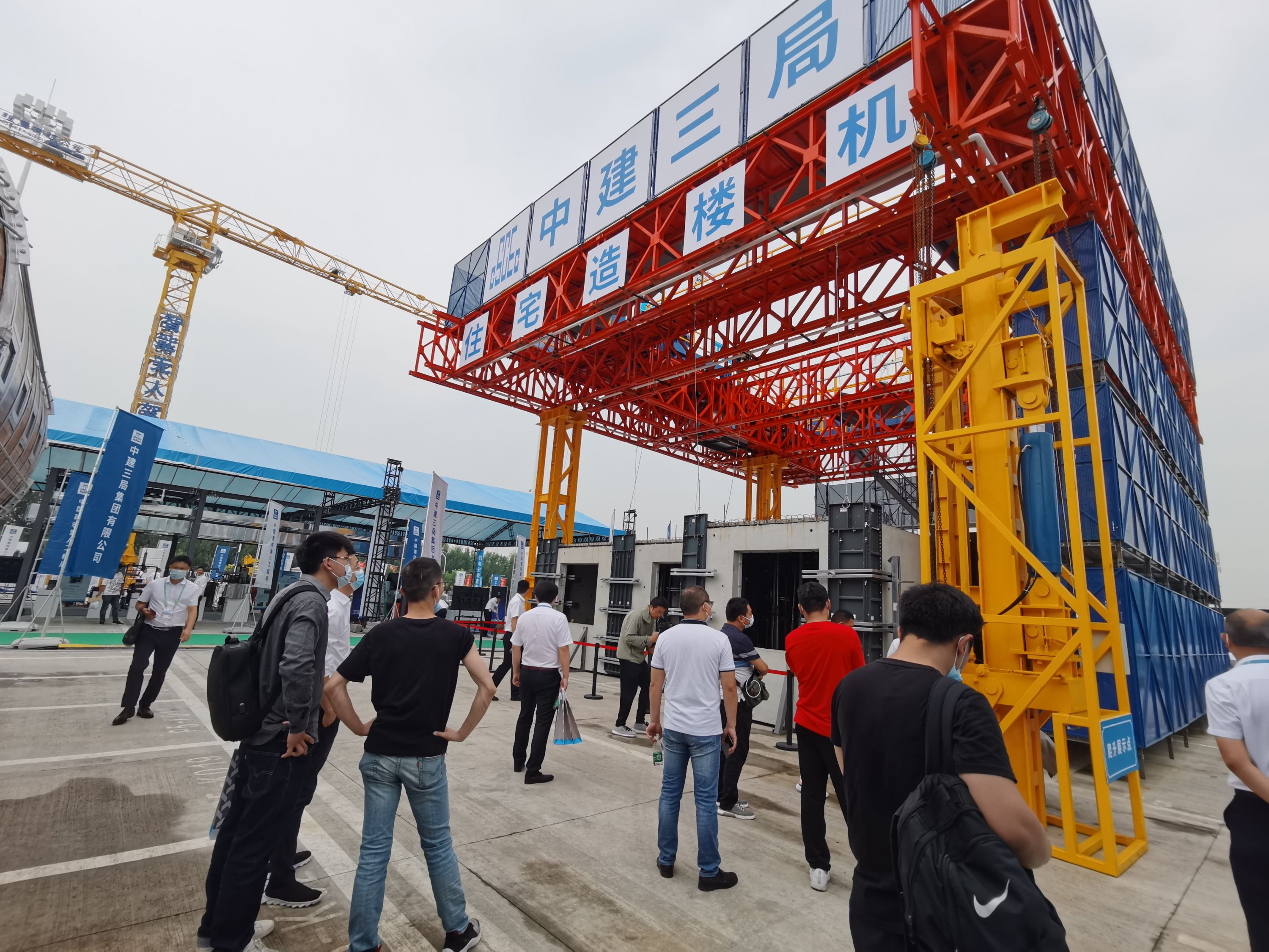 造楼机,循环电梯,这些建筑神器让建房子变得简单