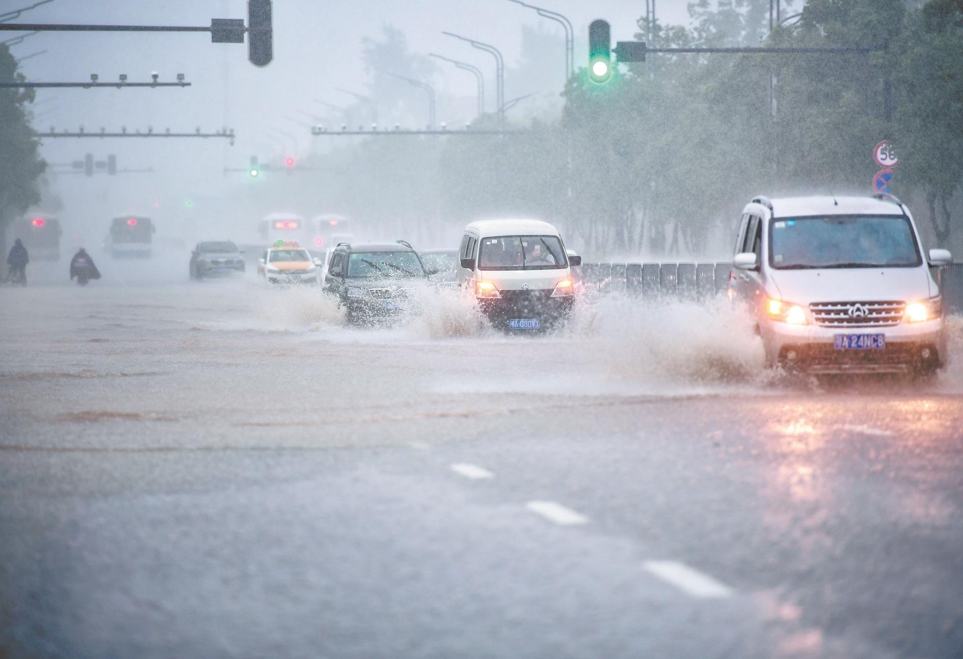 武汉遭遇入梅以来最强降雨 预计周四起全省又有大范围降水