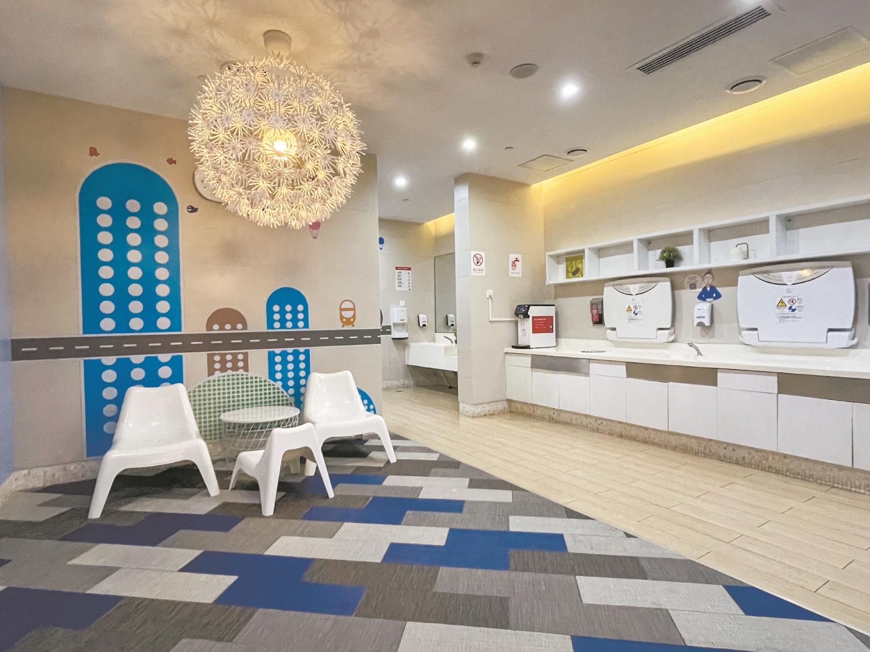 ④光谷k11的亲子洗手间③亲子洗手间图标指示②楚河汉街亲子洗手间