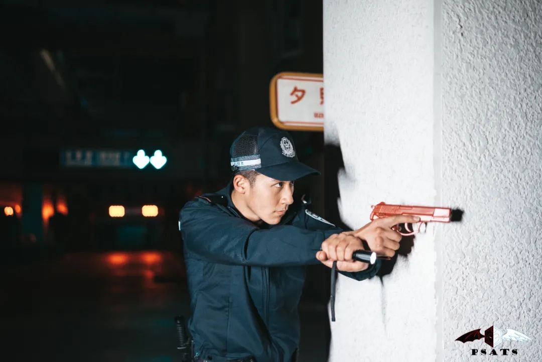 我是警察不怕你记