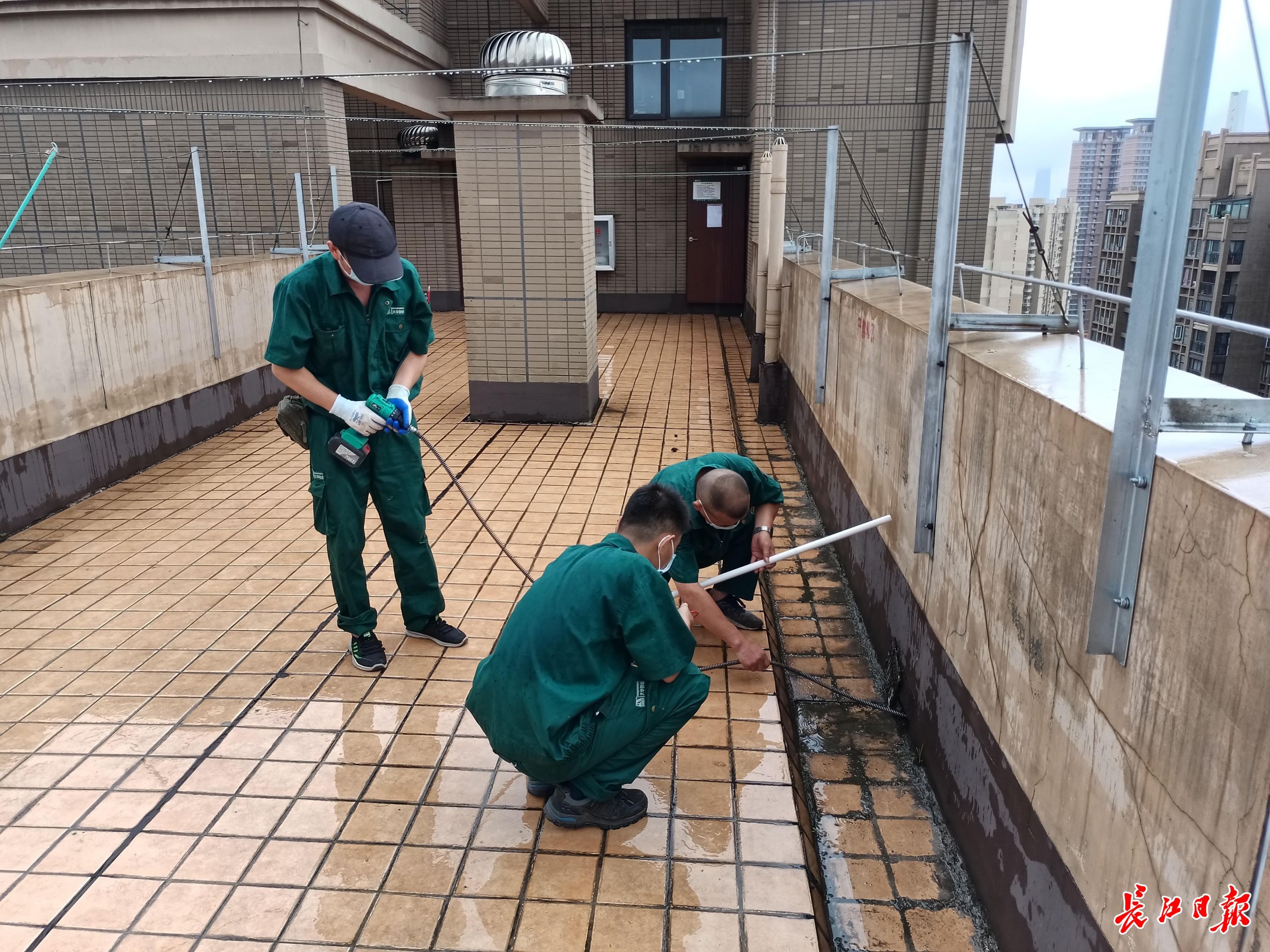 物业工程主管动脑筋,"小妙招"解解小区排水难题