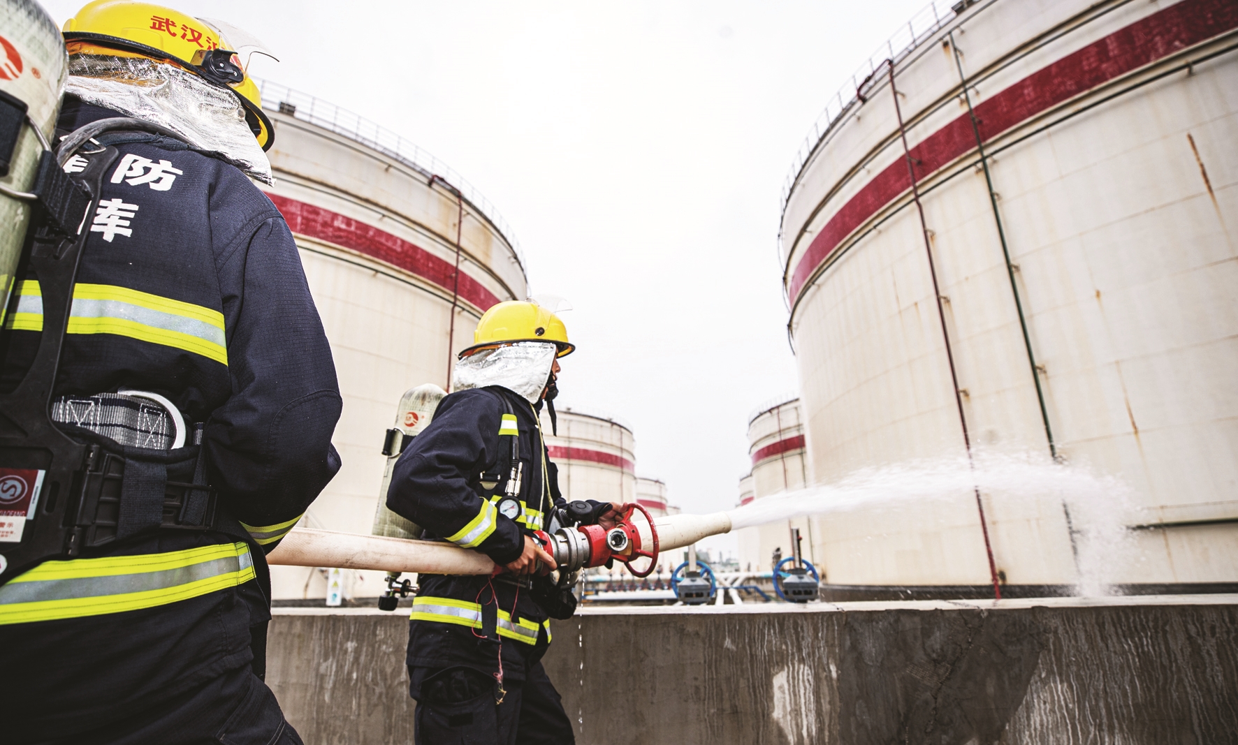 武汉消防:传承红色基因 铸就蓝焰铁军