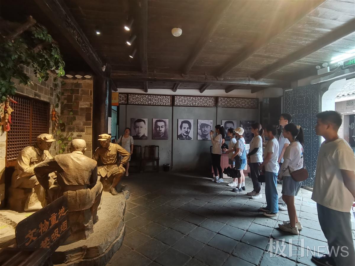 地创建历程,分别走进了监利市汪桥镇中国工农红军第六军建军纪念碑