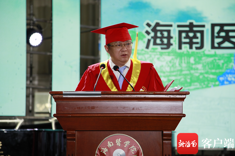 希望你们,心中有阳光,脚下有力量,根深叶茂,书写个人奋斗的新篇章!