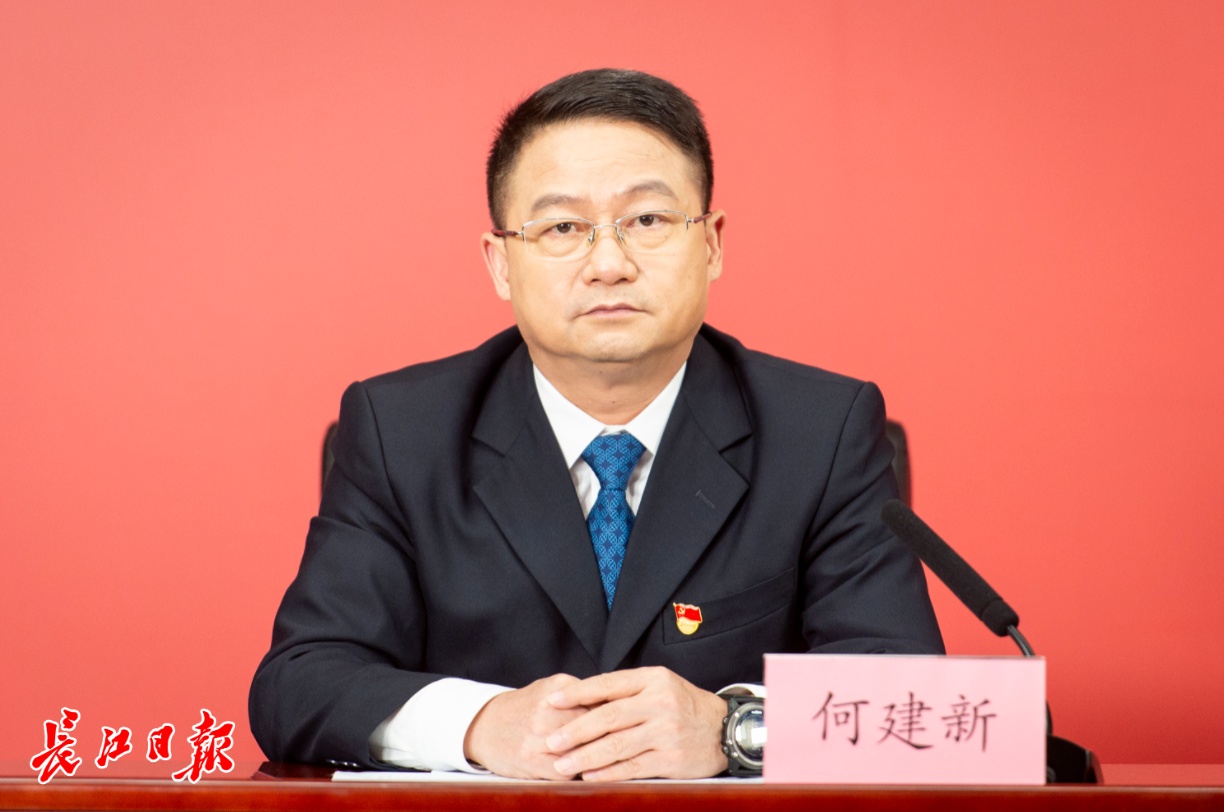 何建新  市委宣传部常务副部长  市人民政府新闻办公室主任