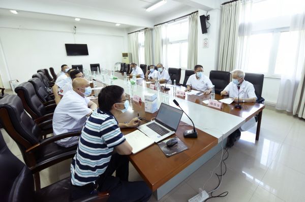 國醫大師梅國強領銜,我省中醫專家赴定點醫院為新冠肺炎患者會診