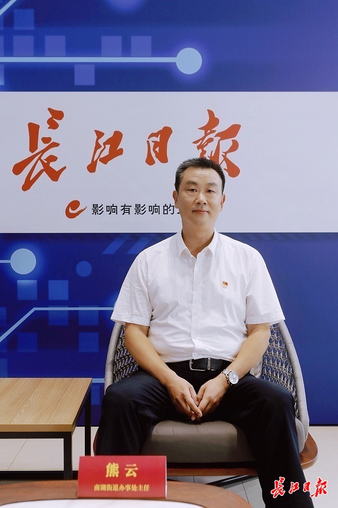 长江日报记者杨涛 摄市民李先生在武汉城市留言板上反映,南湖沁康园19