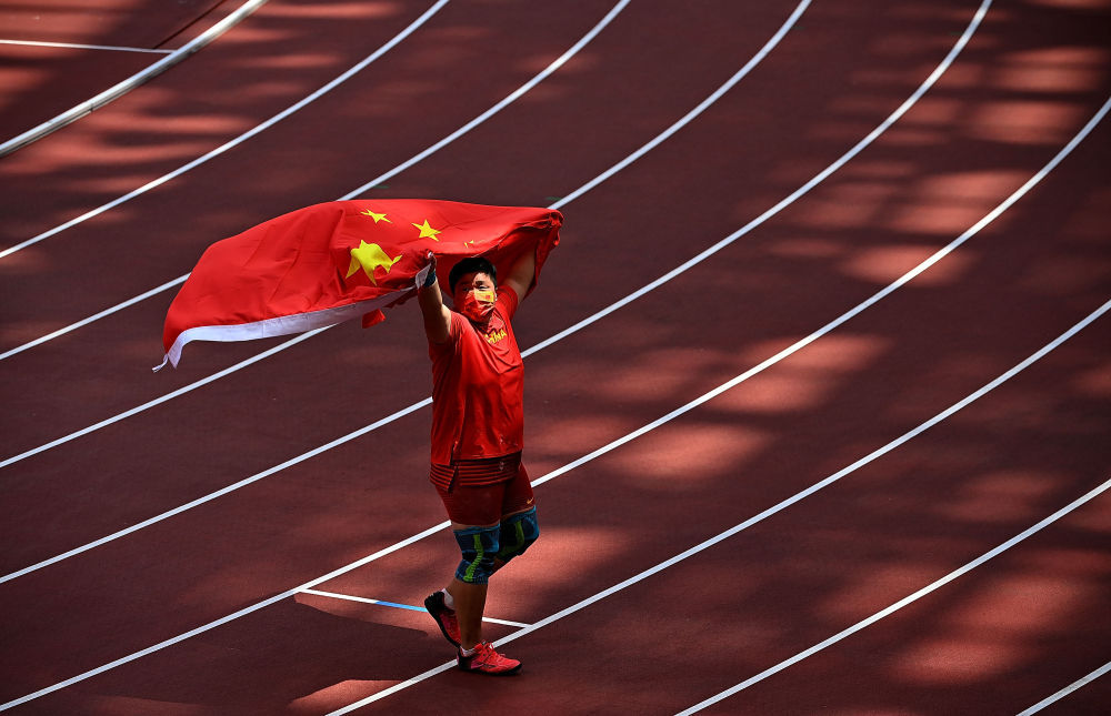 巩立姣两刷个人最佳 绝对优势夺中国奥运田赛首金