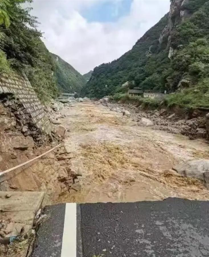 西安蓝田暴雨图片