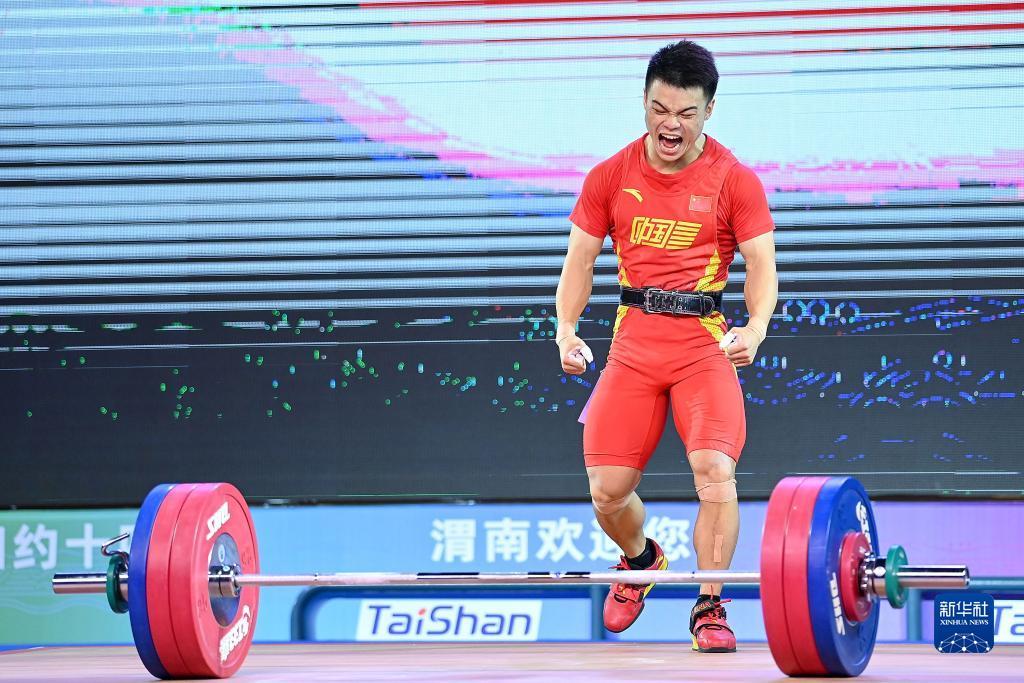 全运会-举重男子61公斤级决赛:福建队选手李发彬获得冠军