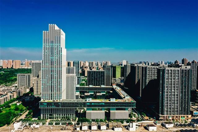 华中最大"云连廊"启用 武汉经开区总部经济产业园开园,首批入驻企业22
