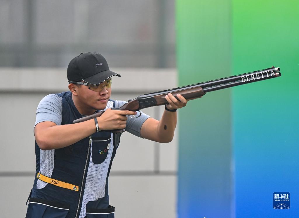 飞碟双向决赛中,山东队选手韩旭最终以52中加枪决胜的成绩夺得冠军