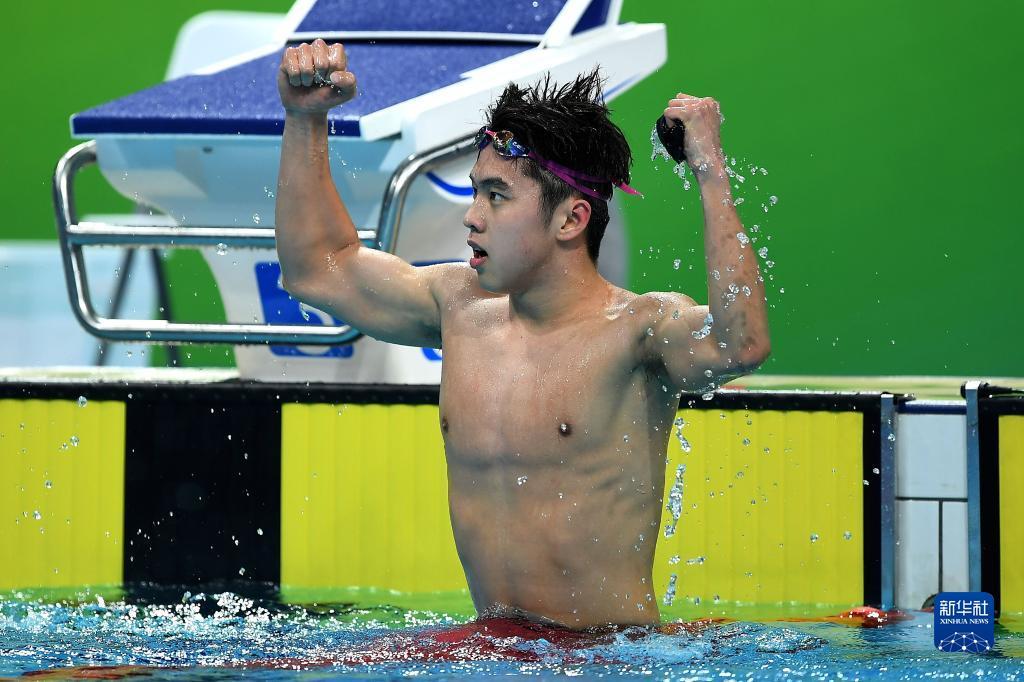 全运会-游泳男子1500米自由泳决赛:山东队选手程龙获得冠军