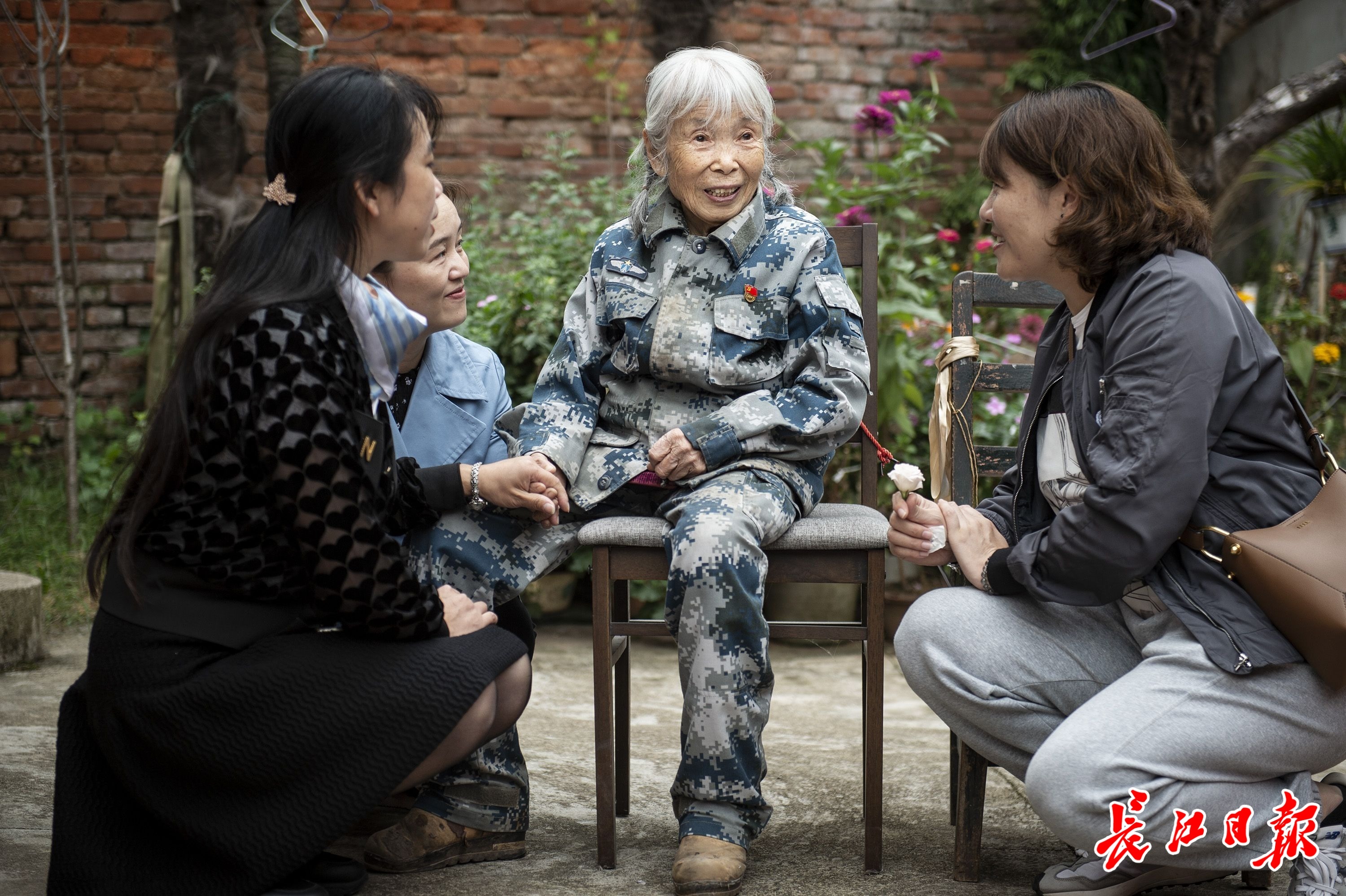 重阳节,看望"感动中国"年度人物马旭老人,听她讲革命故事