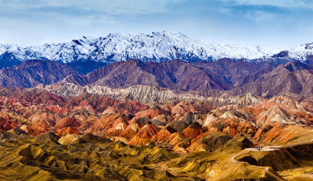 旅行团多人感染后7省市持续发现病例,专家:感染链清晰防控不难,需警惕