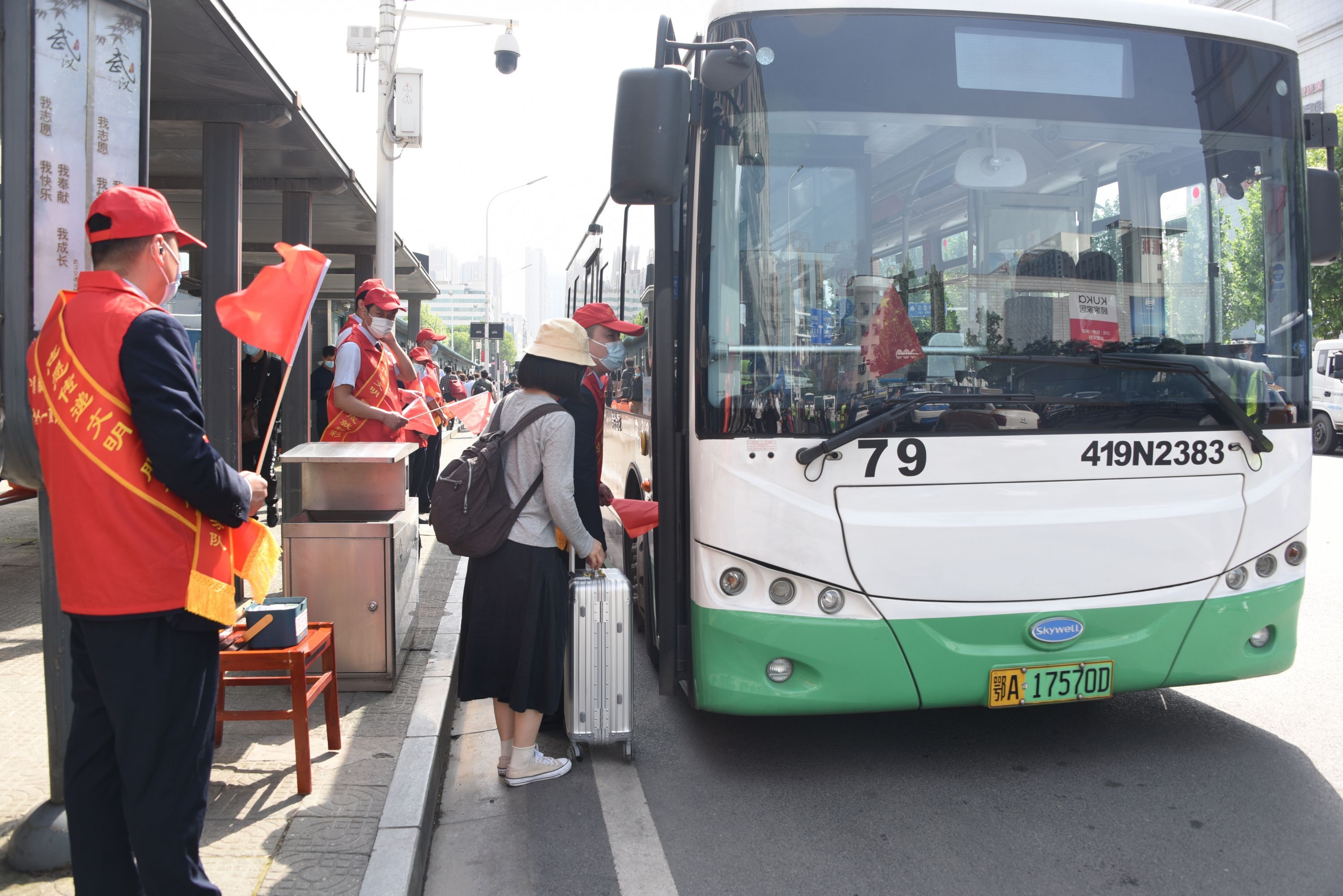 公交106路(高峰快线)恢复营运,79路调整营运走向