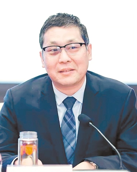 访谈嘉宾        董振华    中央党校(国家行政学院)哲学教研部副主任