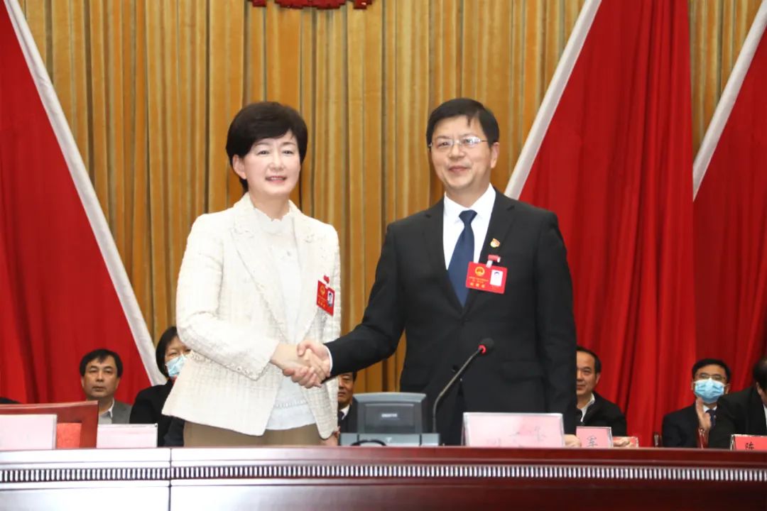 直通两会丨云梦县第十九届人民代表大会第一次会议胜利闭幕