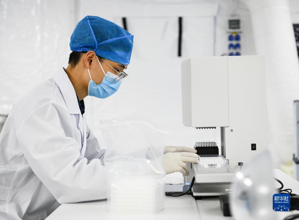 新华全媒丨探访成都猎鹰号硬气膜实验室