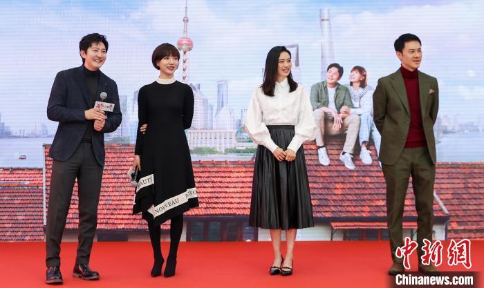 我们要拍的是,上海高楼林立下热气腾腾的人间真情"