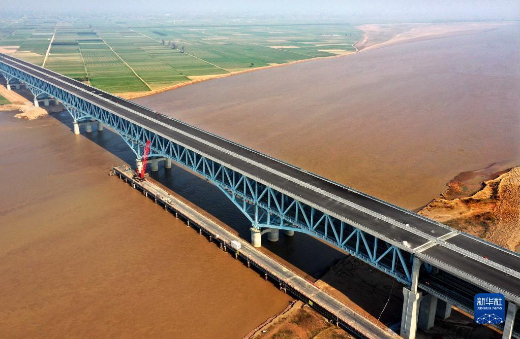这是11月15日拍摄的郑济高铁黄河特大桥(无人机照片)