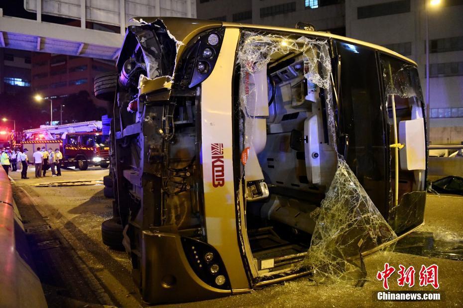 香港巴士车祸图片