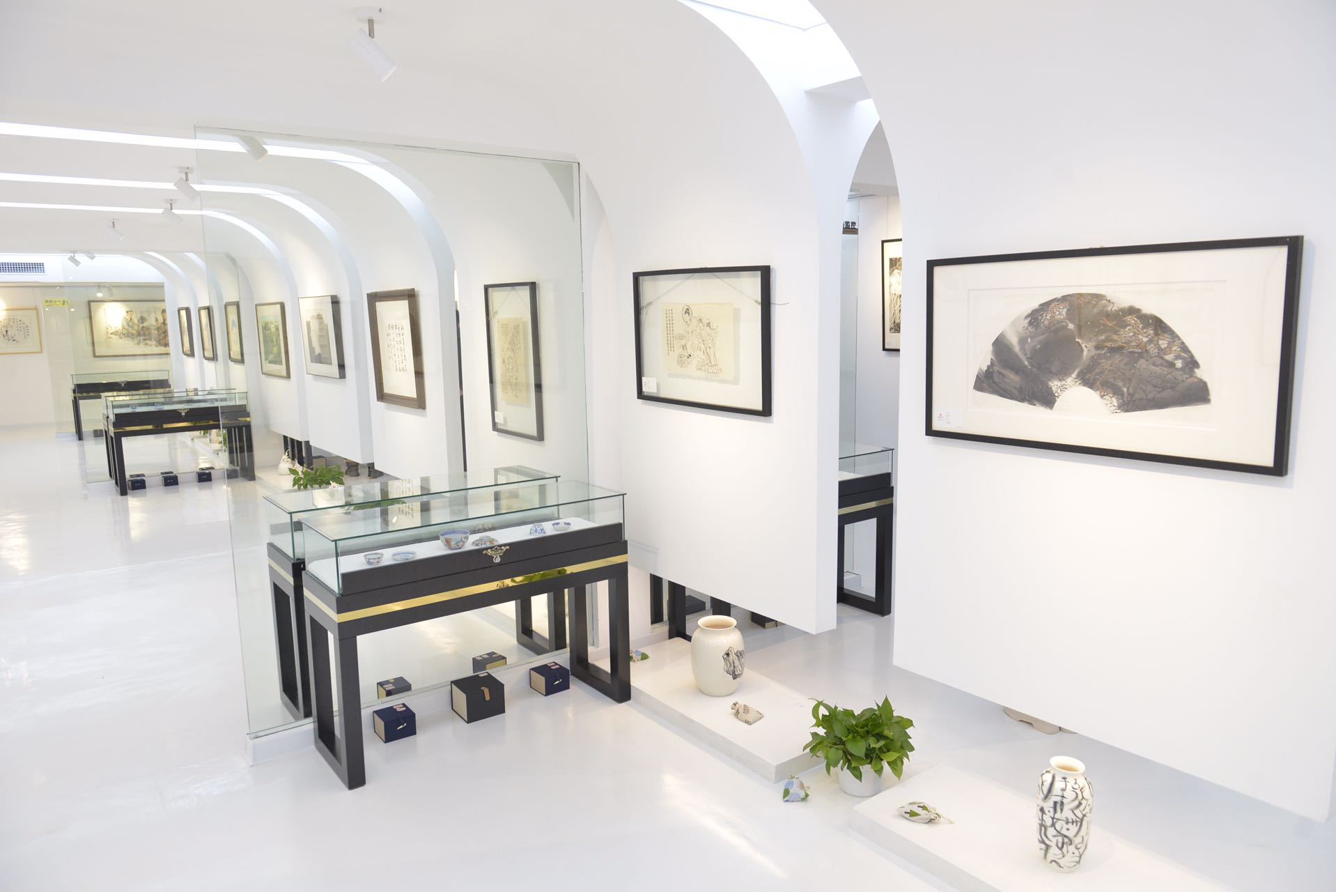 从书画爱好者到艺术馆馆长,他想为广大"画家"助力