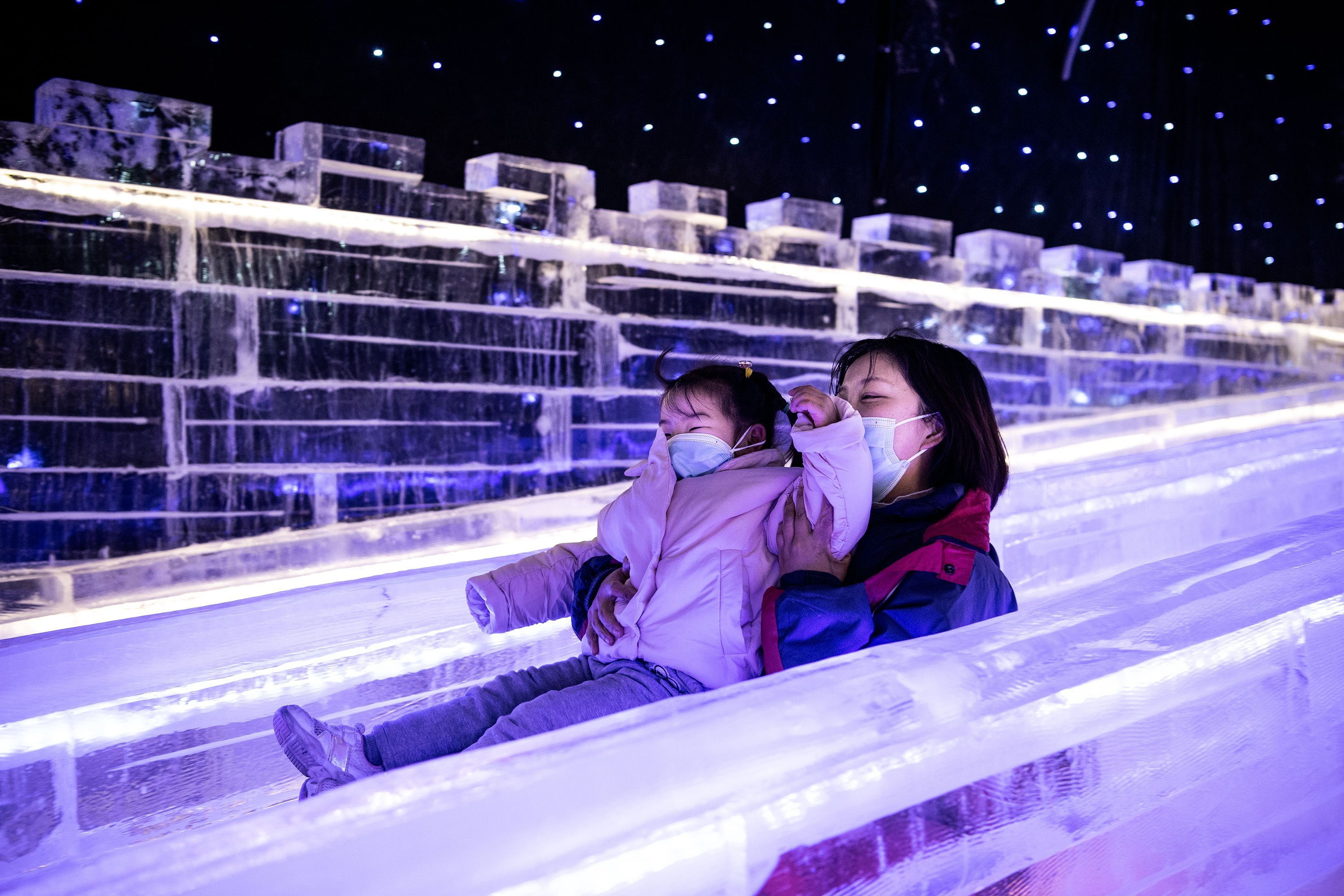 冰雪节开幕了!不用去哈尔滨,家门口就能体验冰雪魔幻世界