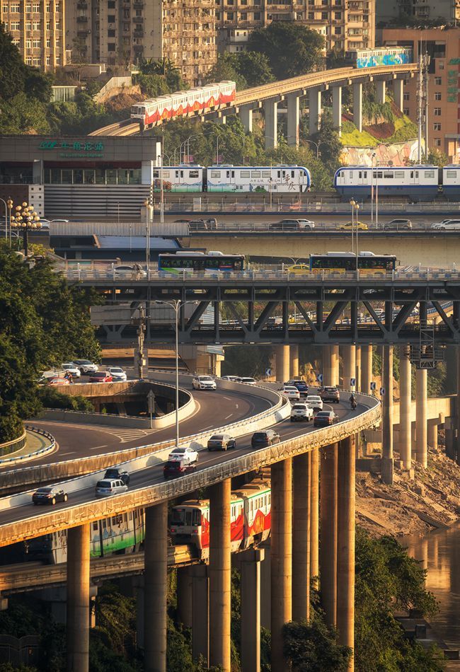 2021首届重庆轨道交通摄影大赛优秀奖40度下的6辆山城过山车