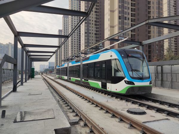 黄石现代有轨电车开始试跑