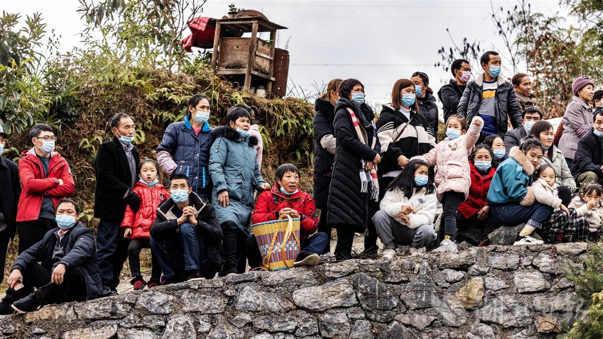 利川乡村村晚丰富基层群众文化生活