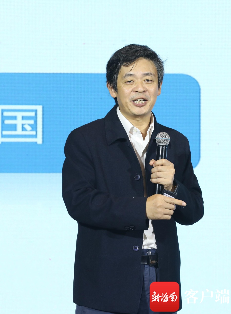 两会回音壁海南省政协委员李仁君继续推动海南蓝牌换绿牌奖励政策的