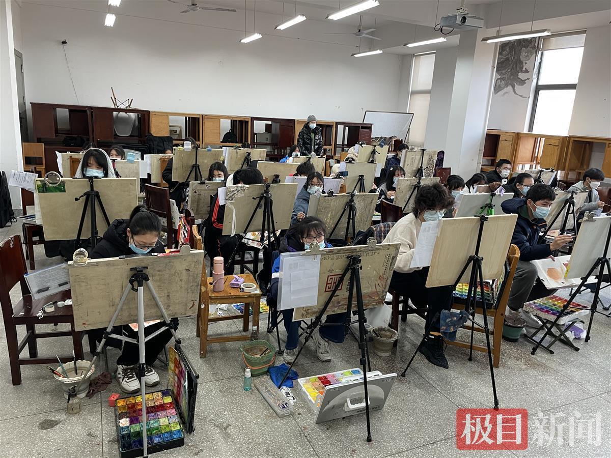 湖美校考开考5300名湖北考生参考