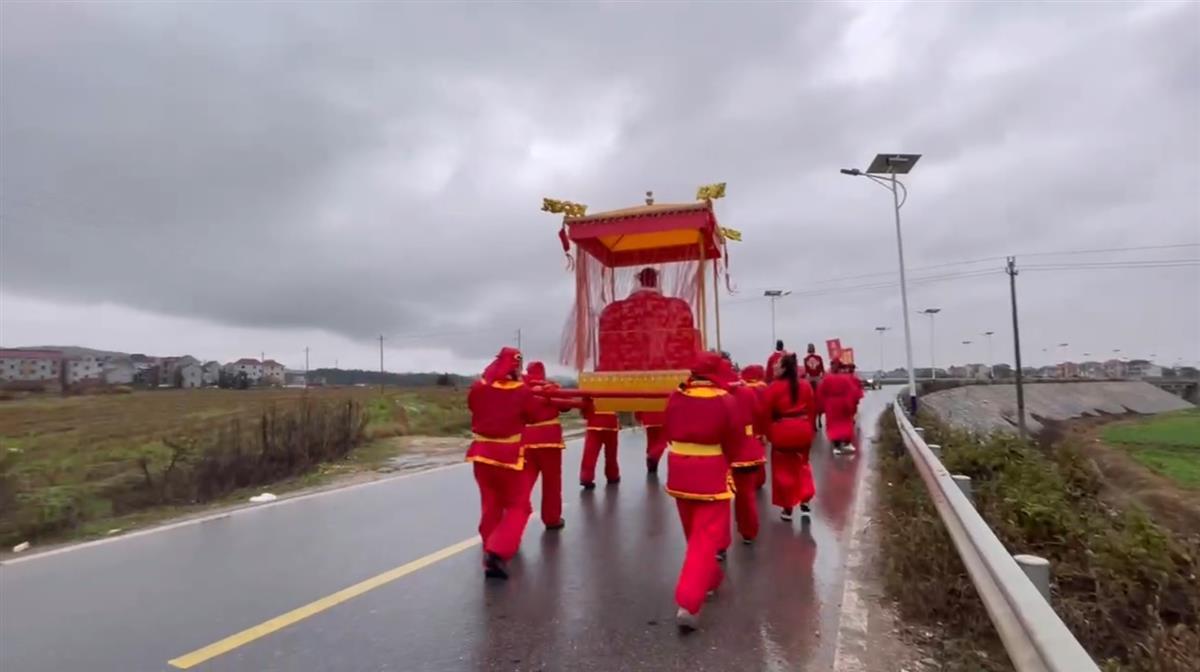 坐八抬大轿的江西新娘寓意好仪式感满满